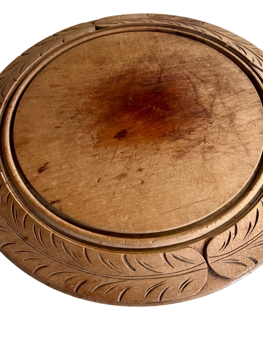 Vintage Hand-Carved Wooden Breadboard Leaf Motif Harvest Cheeseboard - Picture 2 of 6